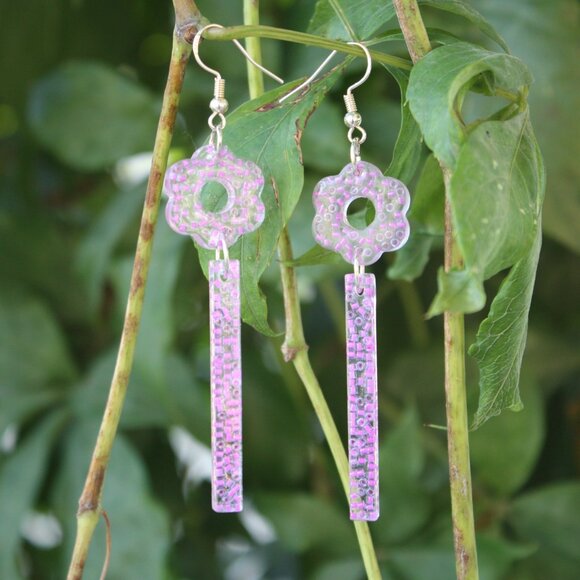 Purple Daisy Resin Earrings Hand Crafted - Picture 4 of 5